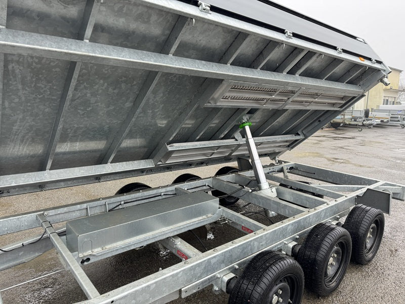 Dreiseitenkipper Anhänger 3×1800 kg 3,5t